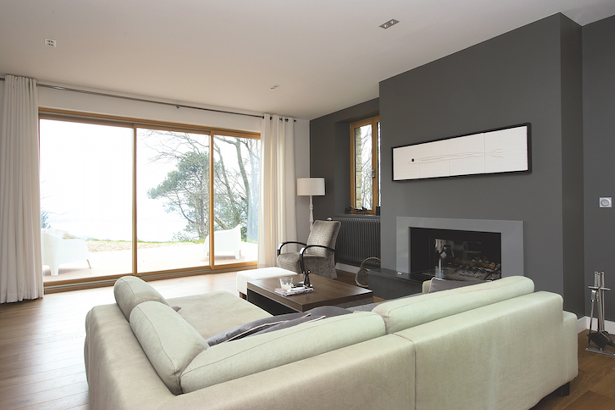 Pose fenetre bois-alu et baie vitrée alu-bois Komilfo à Nice 06